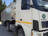 Volvo sunkvežimis su puspriekabe - nuotraukos Nr. 4