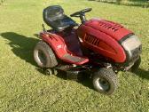 Sodo traktoriukas mtd LG 175