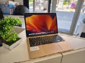 MacBook Air M1 100% baterija