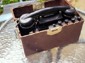 Senas karinis bakelitinis telefonas