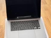 MacBook Air 15" M2, 8gb RAM, 256gb SSD, Space Gray
