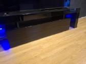 Televizoriaus spintelė su LED apšvietimu - nuotraukos Nr. 2