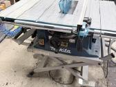 Makita Mlt 100 su stalu