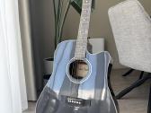 Harley Benton elektro - akustinė gitara su stovu