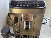 Parduodu kavos aparatą Delonghi Magnifica EVO