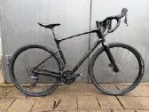 Giant Revolt Carbon GRX 800