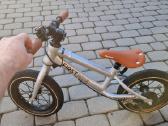 Vaikiškas balansinis dviratis