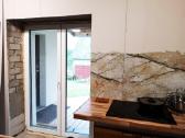 Skubiai! Sodyba -renovuotas namas, didelis sklypas - nuotraukos Nr. 9