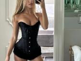 Beautiful blonde with sexy body - nuotraukos Nr. 3