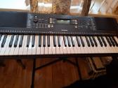 Naujas sintezatorius Yamaha Psr373 iš ekspozicijos