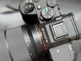 Sony a7 iv + ekranas ir stabilizatorius
