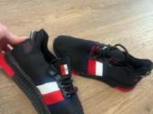 Parduodu naujus Tommy Hilfiger batus