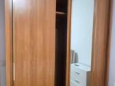 Spinta stumdomomis durimis su veidrodžiu