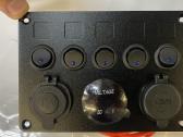 Valdymo skydelis 12v 24v su 5 jungikliais