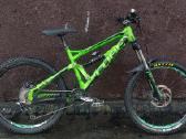 Full suspension cube dviratis