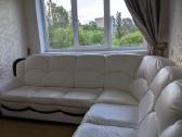 Balta odinė kampinė sofa - nuotraukos Nr. 3