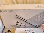 Xbox one S 1tb 2 pulteliai ir 8 zaidimai - nuotraukos Nr. 4