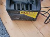 12 V akumuliatoriaus kroviklis