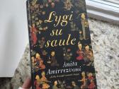 Lygi su saule Anita Amirrezvani