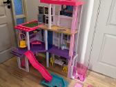 Barbiu namas su baseinu Mattel firmos