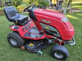 ECHO trak honda v-twin 16 vejos traktorius