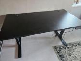Elektrinis reguliuojamo aukščio stalas 150x75cm