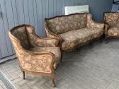 Senovinė sofa ir du foteliukai