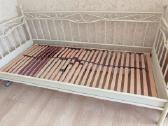 Metalinė lova su čiužiniu 90x200 cm – 120 €