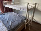 Metalinė aukšta lova 90x200 su čiužiniu