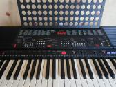Yamaha Psr-500 sintezatorius su Stagg stovu