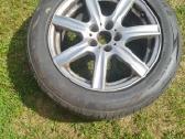 Parduodu r 17 su vasarinėmis padangomis, audi a6