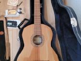 Parduodama apynaujė klasikinė gitara su priedais