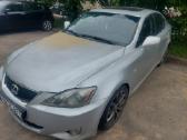 Lexus Is 220d skubiai