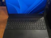15.6 i7-10850h 32gb 512gb SSD Rtx 5000 Max-q 16gb