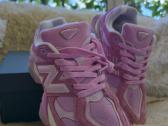 Įvairių dizainų New Balance 9060 kedai