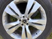 Mercedes Benz Ml ratlankiai su padangom R20
