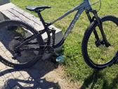 Parduodamas enduro kalnų dviratis