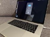 MacBook Pro 15" (2019) i7 16gb RAM 512gb