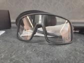 Oakley Sutro Photochromic akiniai