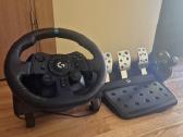 Logitech G923 su pedalais ir pavarų svirtimi
