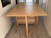 Ikea stalas-knyga