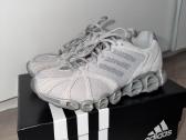 Moteriški „adidas“ sportbačiai