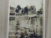 Nuotrauka. Pavojingas žygis per Akmenos upę. 1944