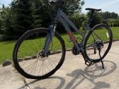Fuji Traverse hibridinis dviratis