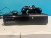 Xbox 360 su pulteliu ir wireless receiver