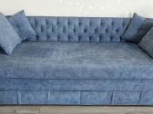 Miegamoji dvigulė sofa.
