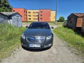 Opel insignia,2013m.yra kėbulo defektų.