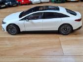 1:18 dilerinis Mercedes Eqs