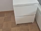 Miegamojo lova ir du naktiniai staliukai - nuotraukos Nr. 2