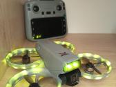 Dronas su propelerių apsaugą ir LED apšvietimu